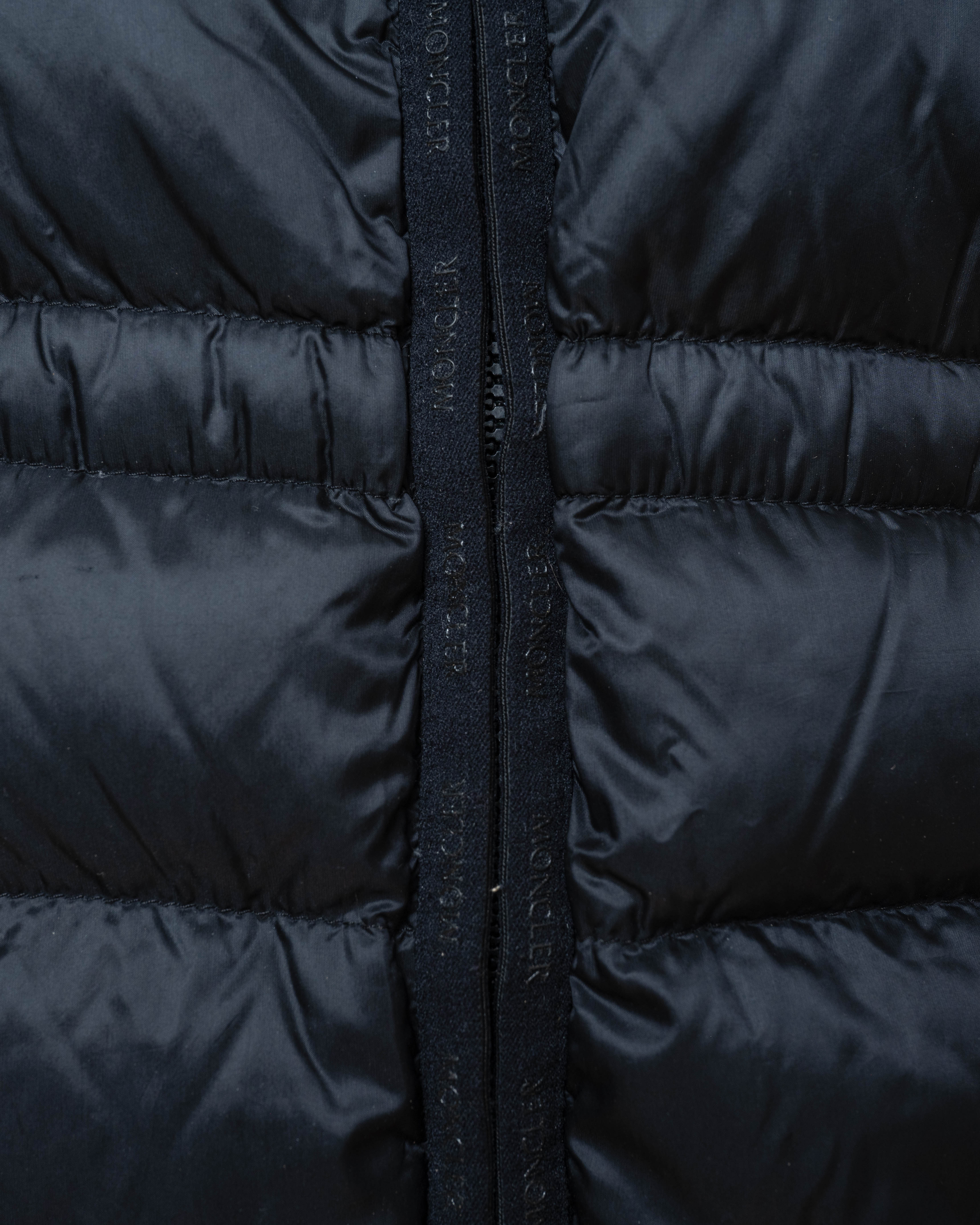 Moncler Steppjacke mit Kapuze · Schwarz