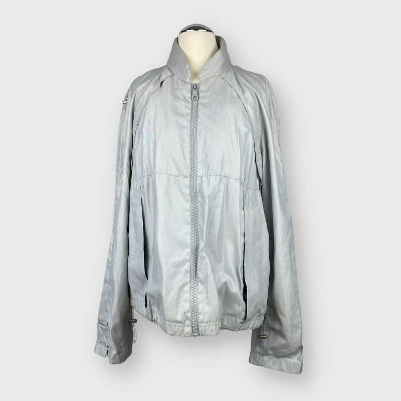 Chanel Windjacke mit Logopatch hinten Grau