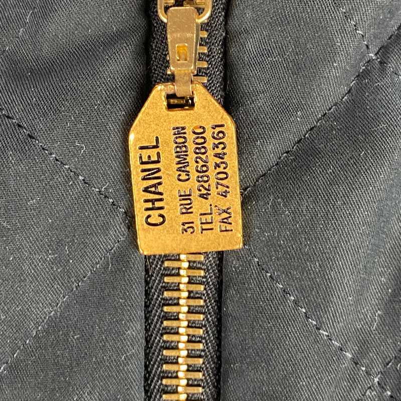 Chanel Steppjacke Schwarz