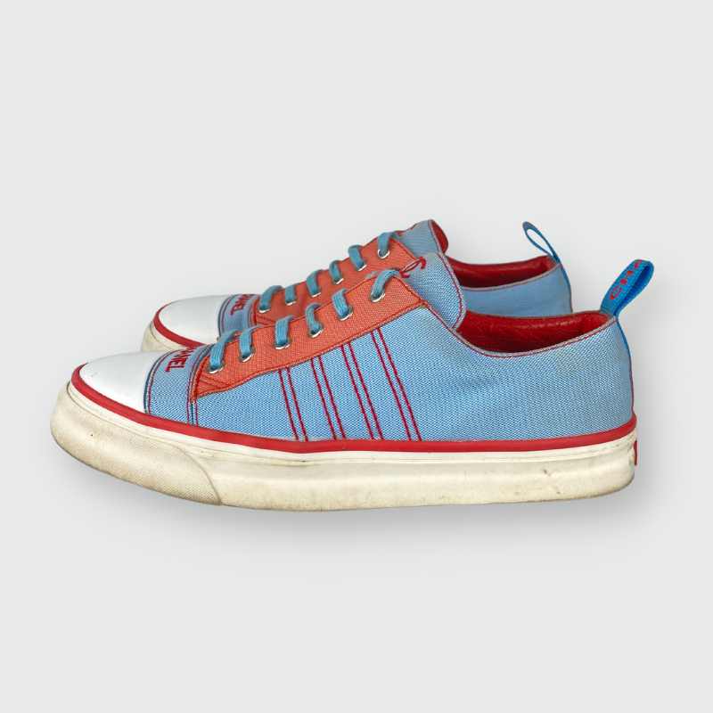Chanel Sneaker · Blau/Rosa