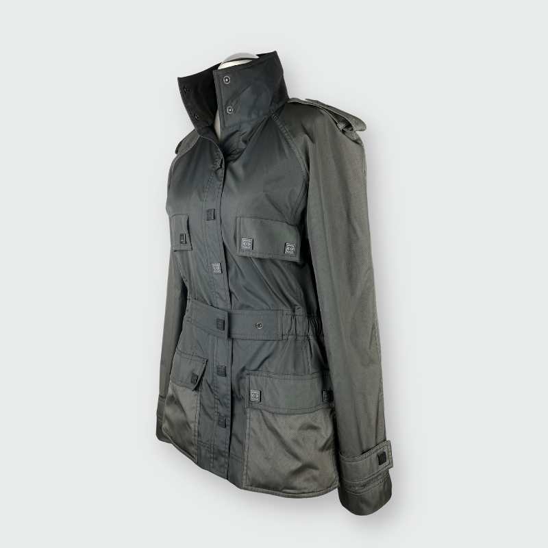 Chanel Windjacke mit taillierter Raffung Grau