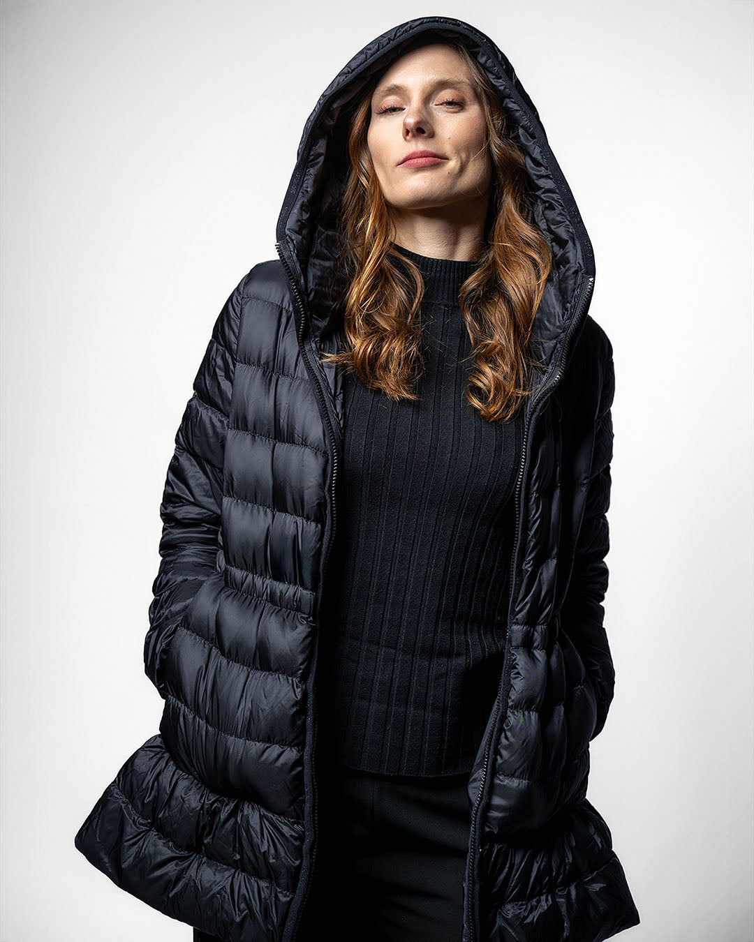 Moncler Steppjacke mit Kapuze · Schwarz