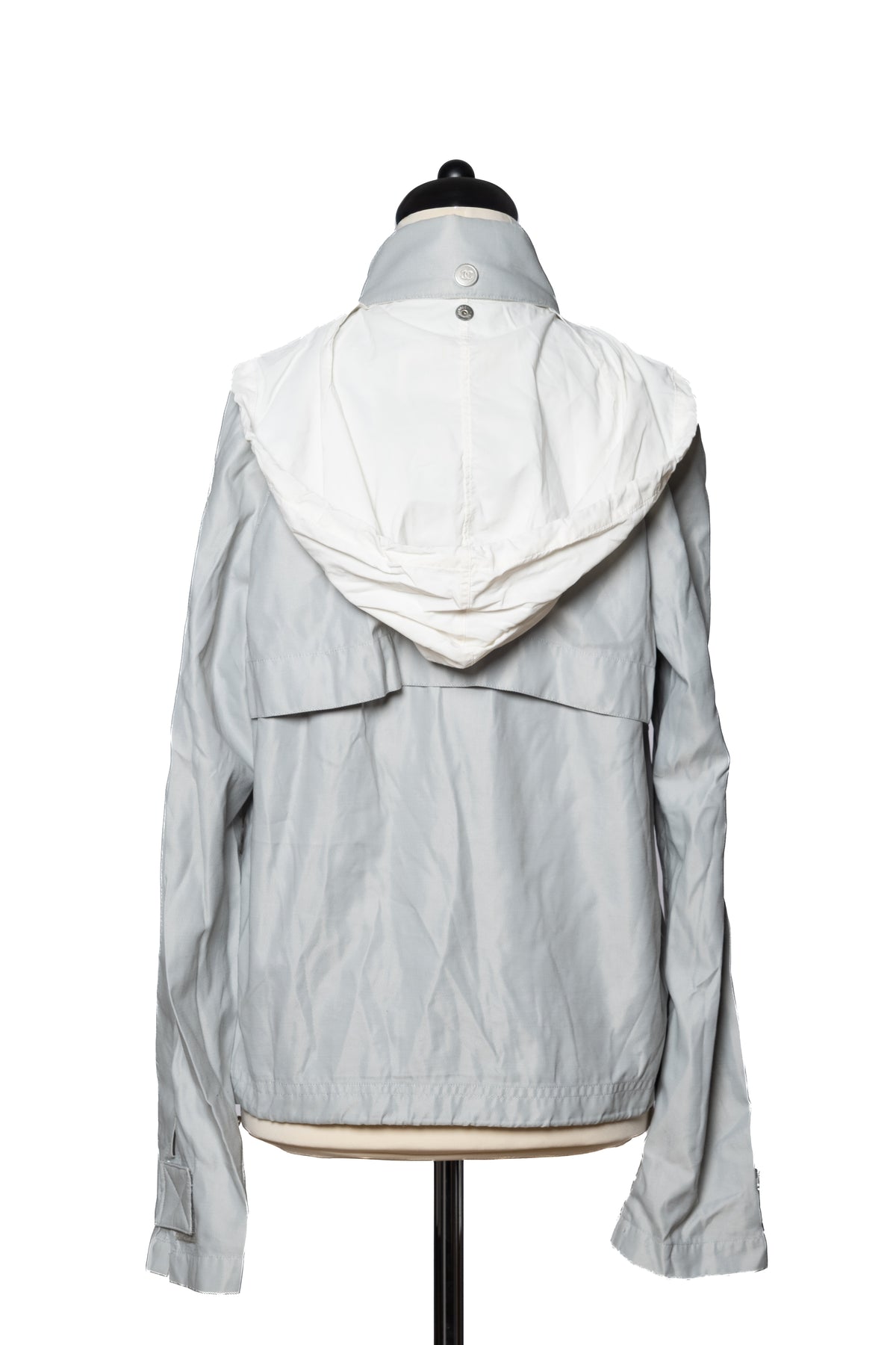 Chanel Windjacke mit Logopatch hinten Grau