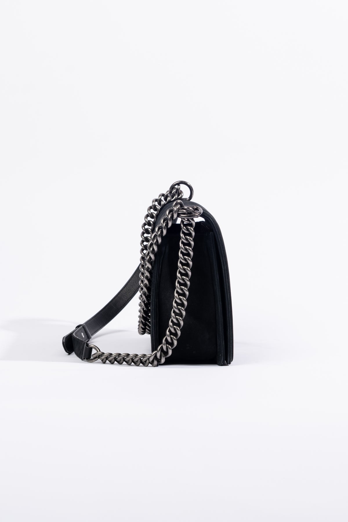 Chanel Medium Boy Bag Schwarz Wildleder