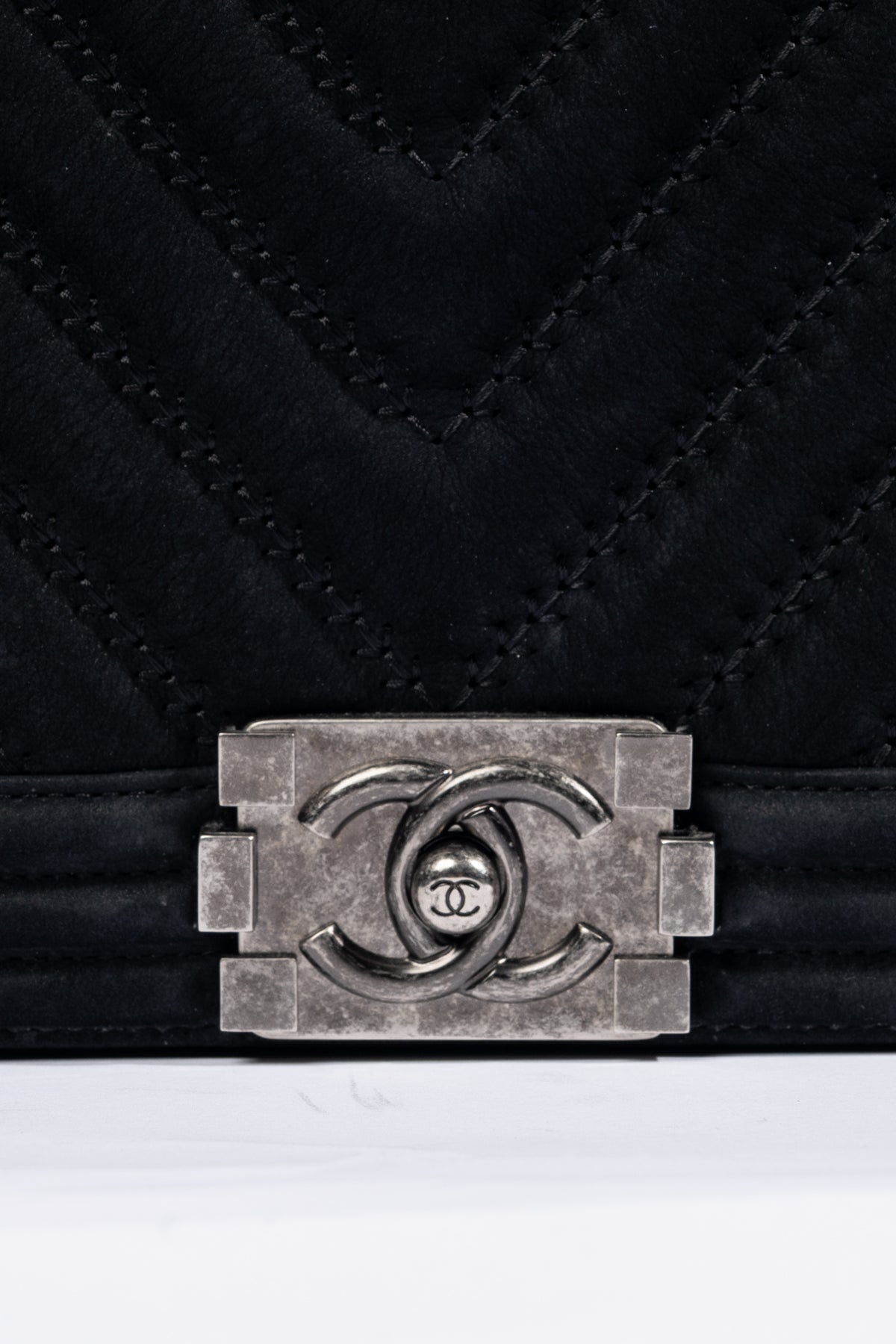 Chanel Medium Boy Bag Schwarz Wildleder