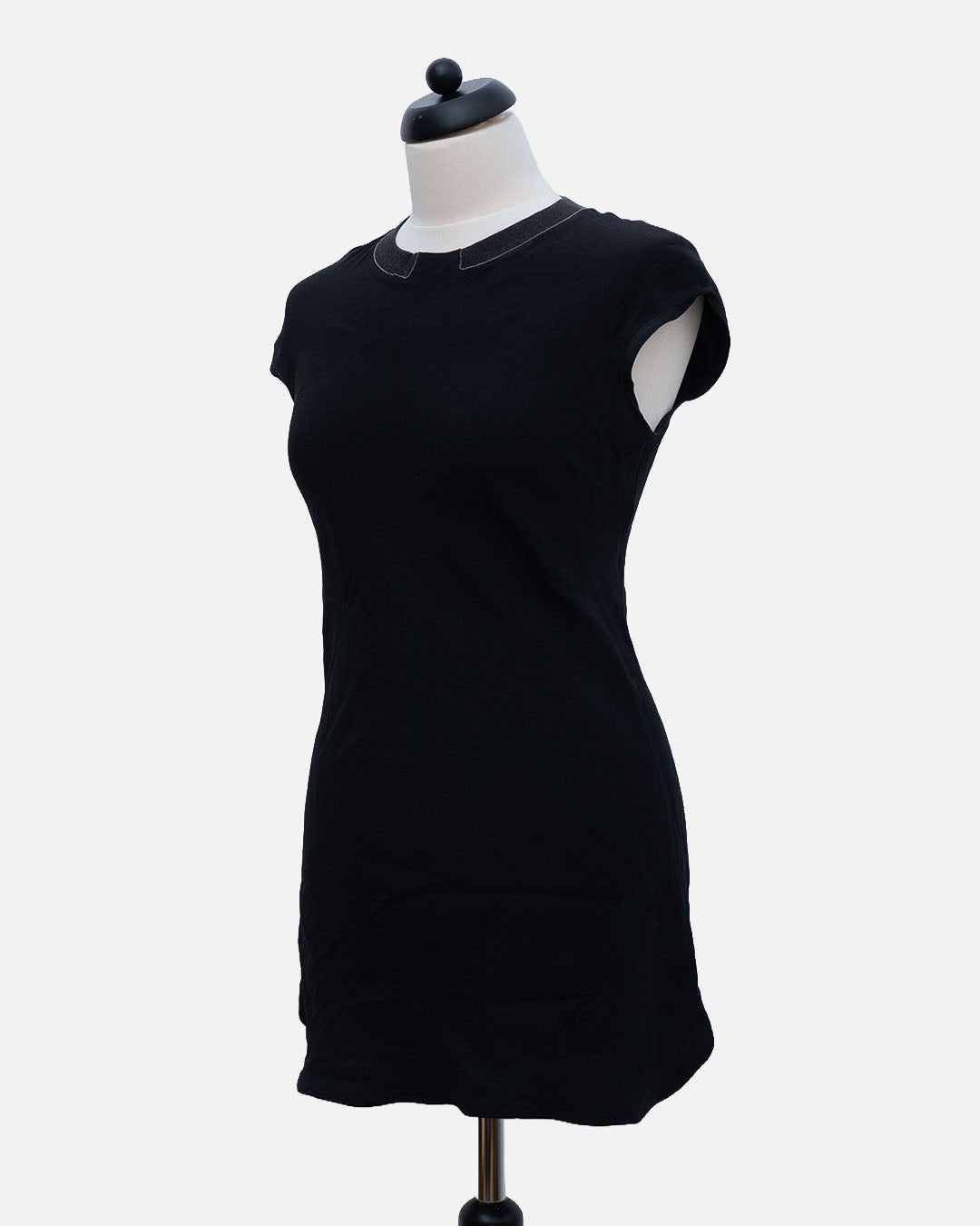 Brunello Cucinelli Seiden T-Shirt Schwarz mit grauem Kragen