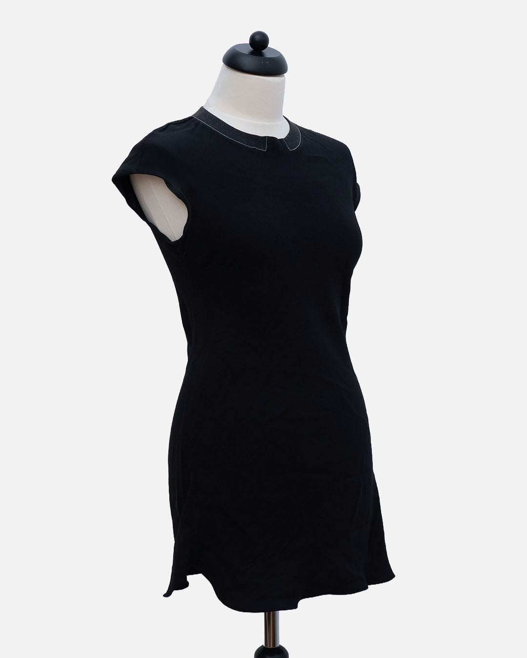 Brunello Cucinelli Seiden T-Shirt Schwarz mit grauem Kragen