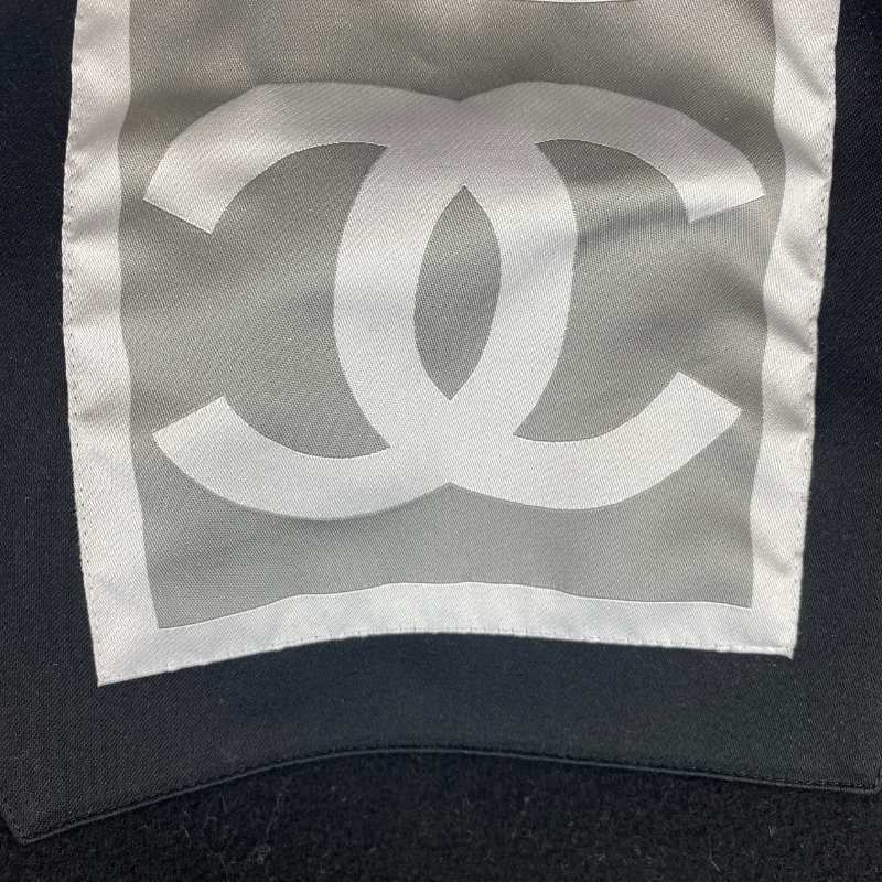 Chanel Jacke mir Reißverschlusstaschen Schwarz