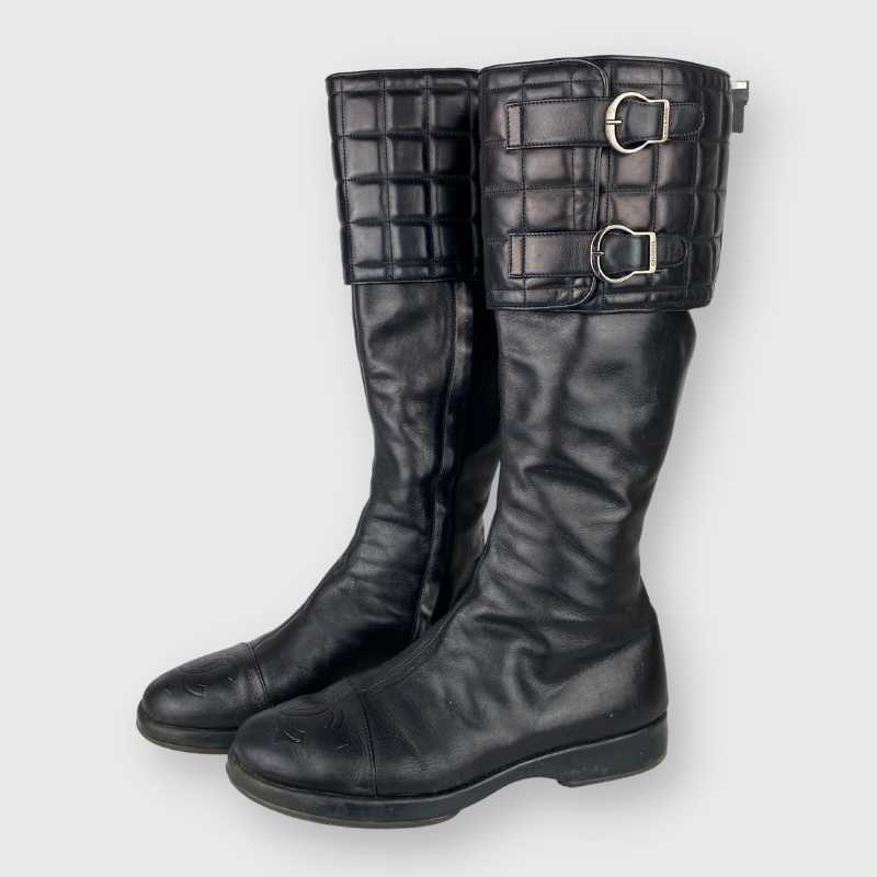 Chanel Stiefel mit Schnallendesign Schwarz