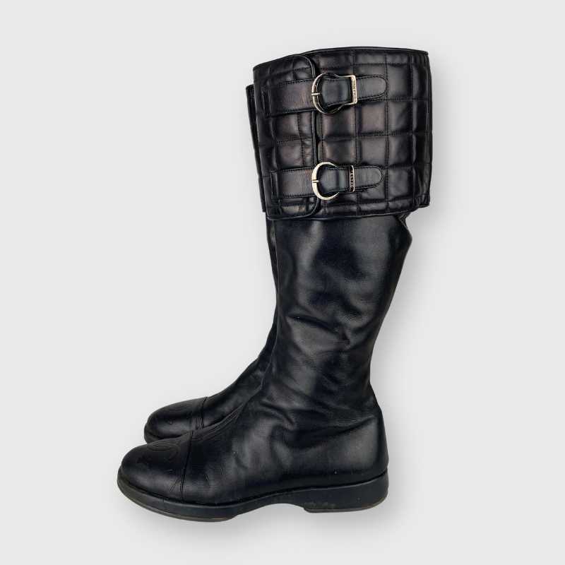 Chanel Stiefel mit Schnallendesign Schwarz