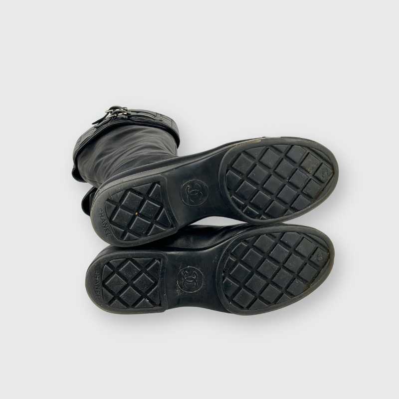Chanel Stiefel mit Schnallendesign Schwarz