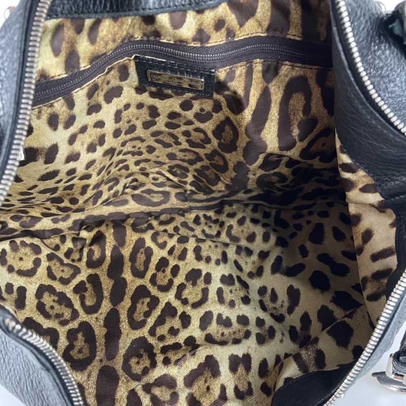 Dolce&Gabbana Schultertasche Schwarz mit Nieten