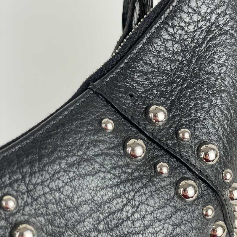Dolce&Gabbana Schultertasche Schwarz mit Nieten