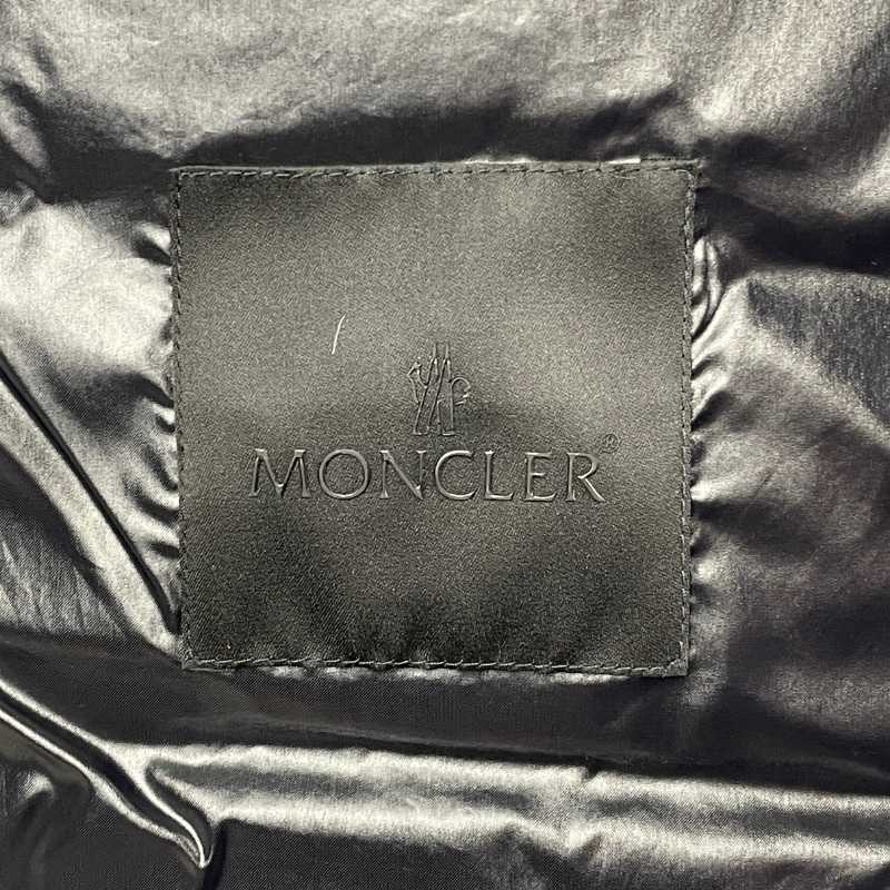 Moncler Steppjacke mit Logoprint · Schwarz