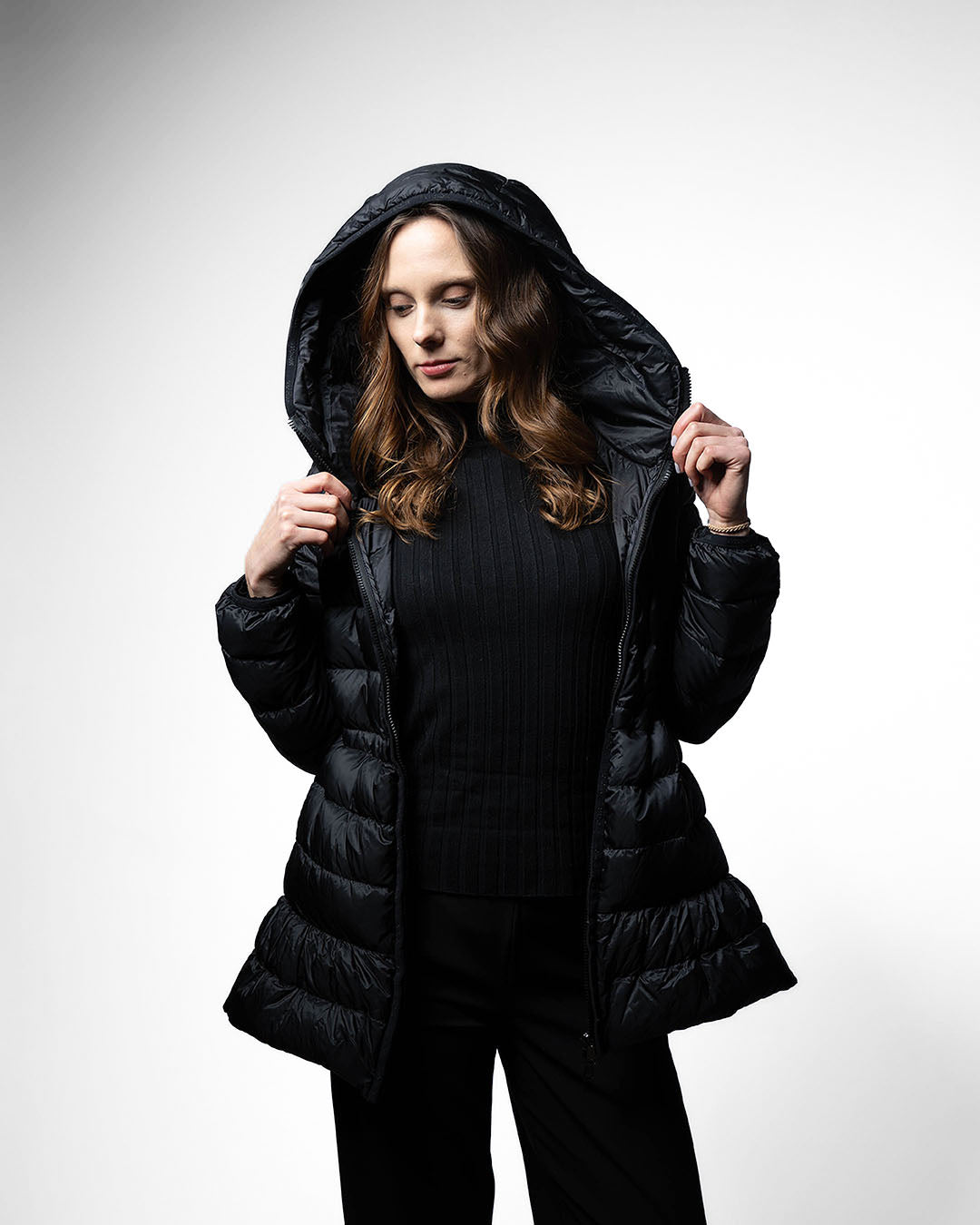 Moncler Steppjacke mit Kapuze · Schwarz