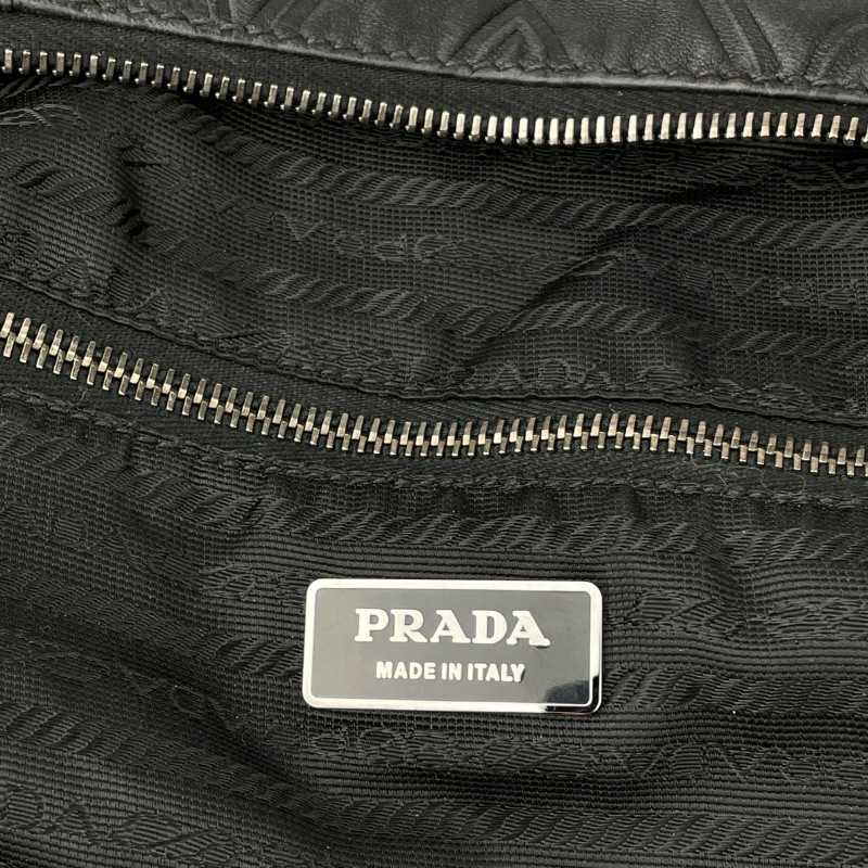 Prada Schultertasche Schwarz geprägt